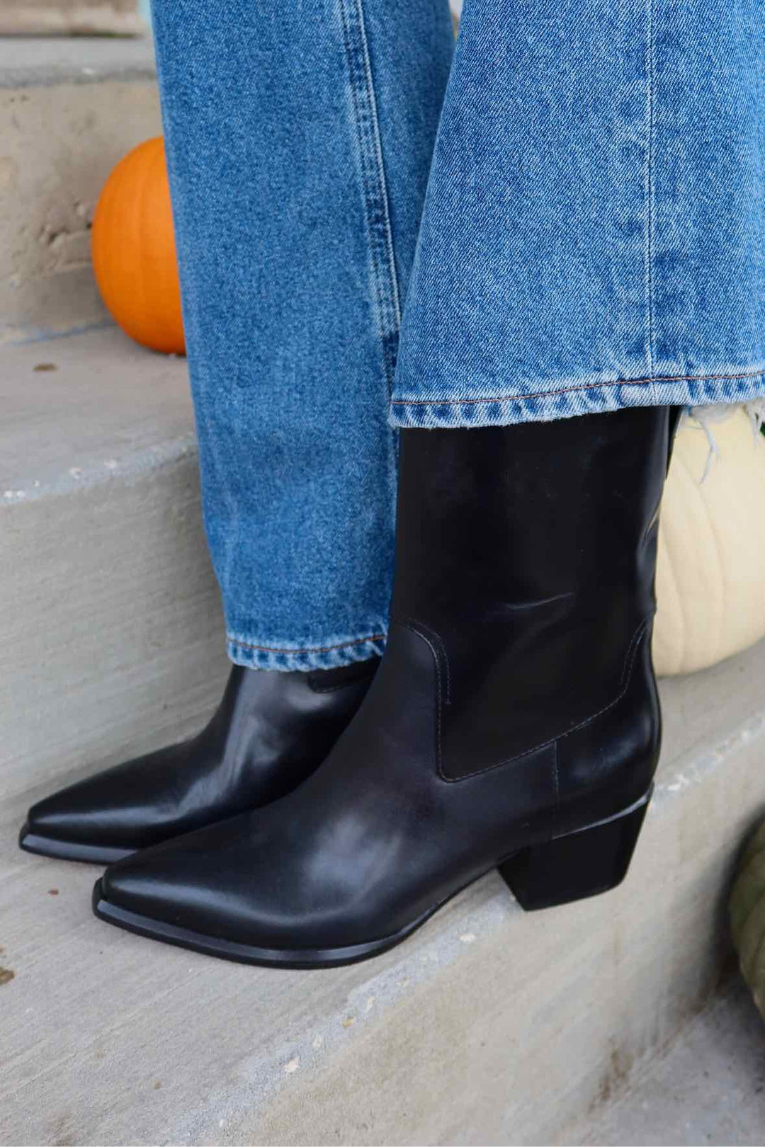 Vince Shoe Size 8.5 Boots Black Leather