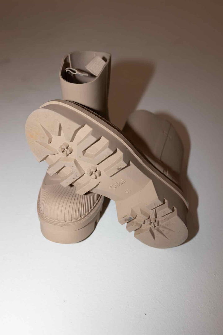 Chloe Size 38 Tan Shoes