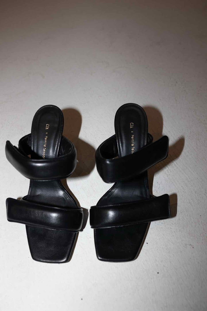 GIA Shoe Size 38 Heels