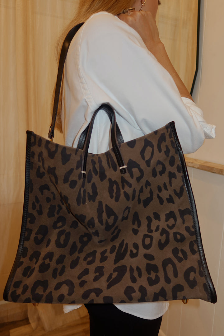 Clare V Size Taupe Purse