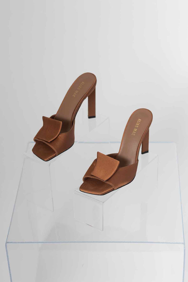 Alias Mae Shoe Size 37 Brown Satin Heels