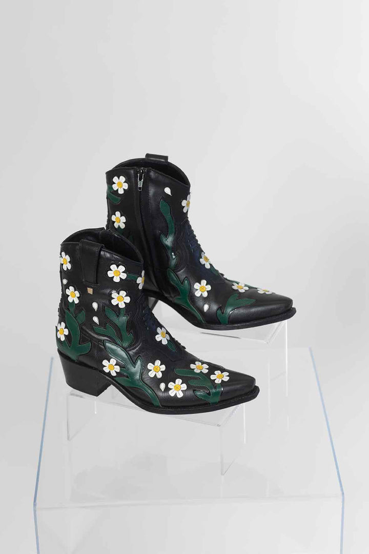 Valentino Shoe Size 37.5 Boots