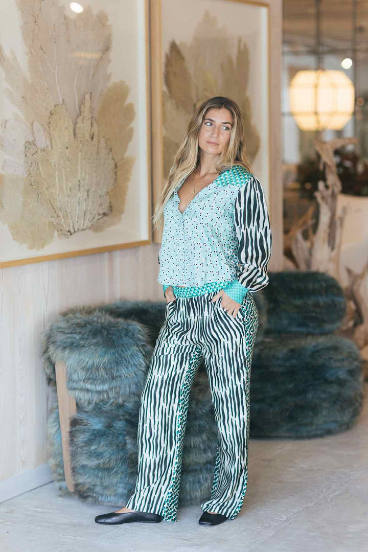 Me369 Size Small Blue Shirt