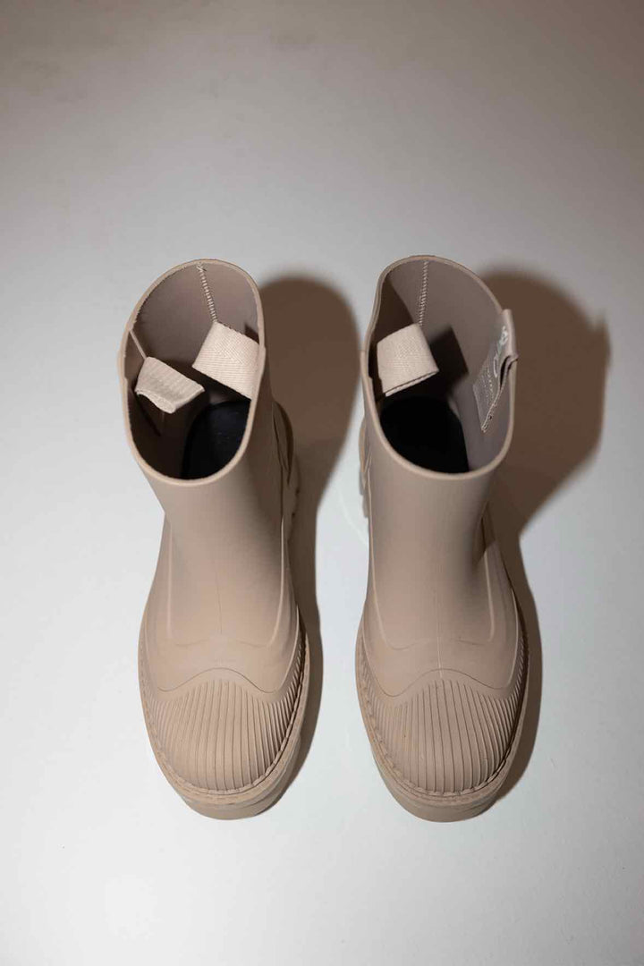 Chloe Size 38 Tan Shoes