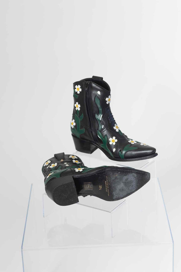 Valentino Shoe Size 37.5 Boots