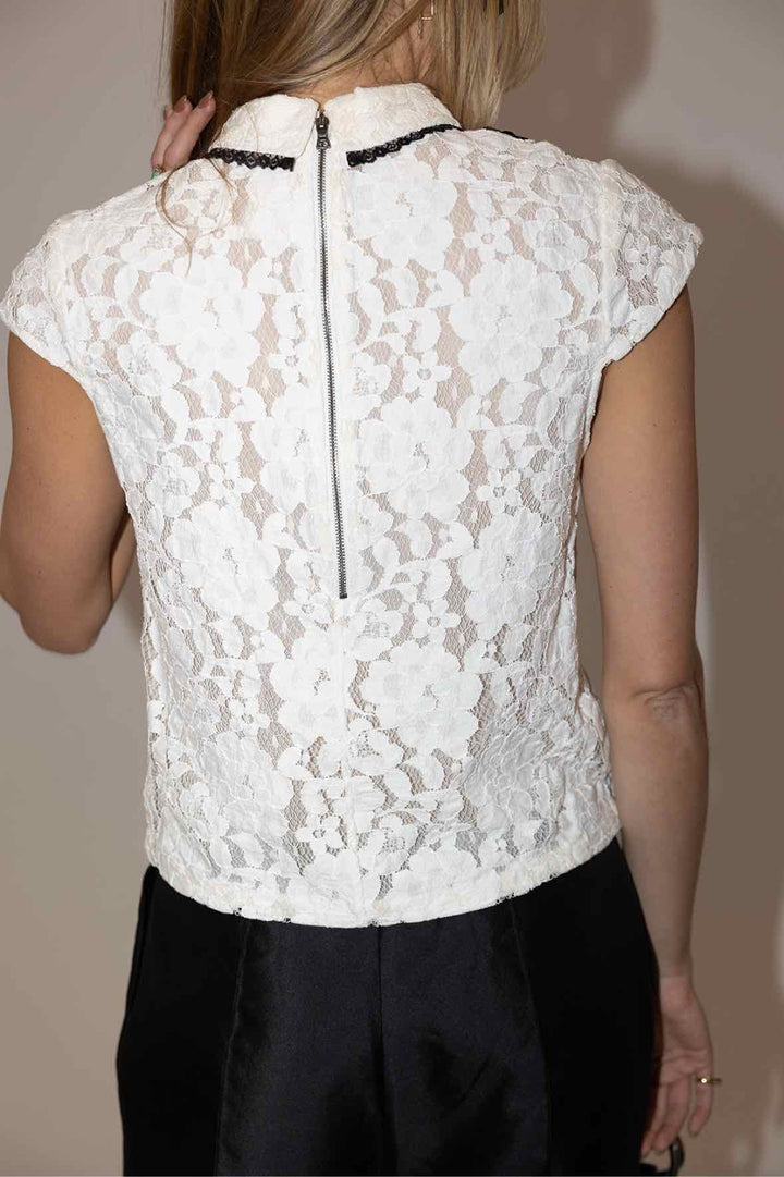 Alice and Olivia Size 8 White Top