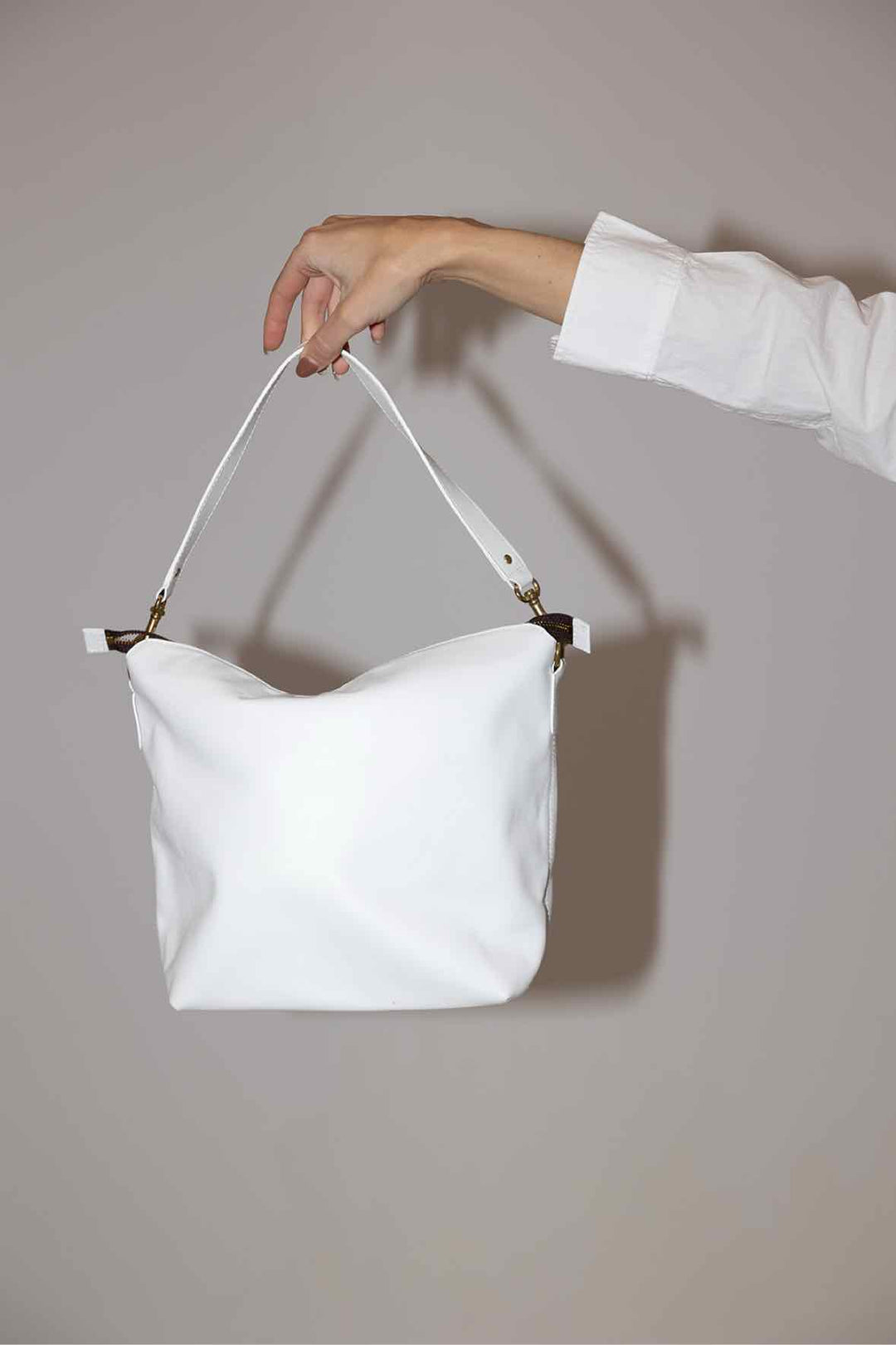 Kendall Conrad Size Medium White Purse