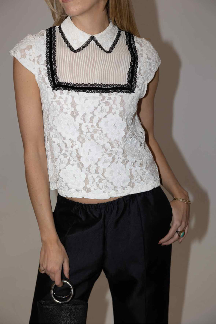 Alice and Olivia Size 8 White Top