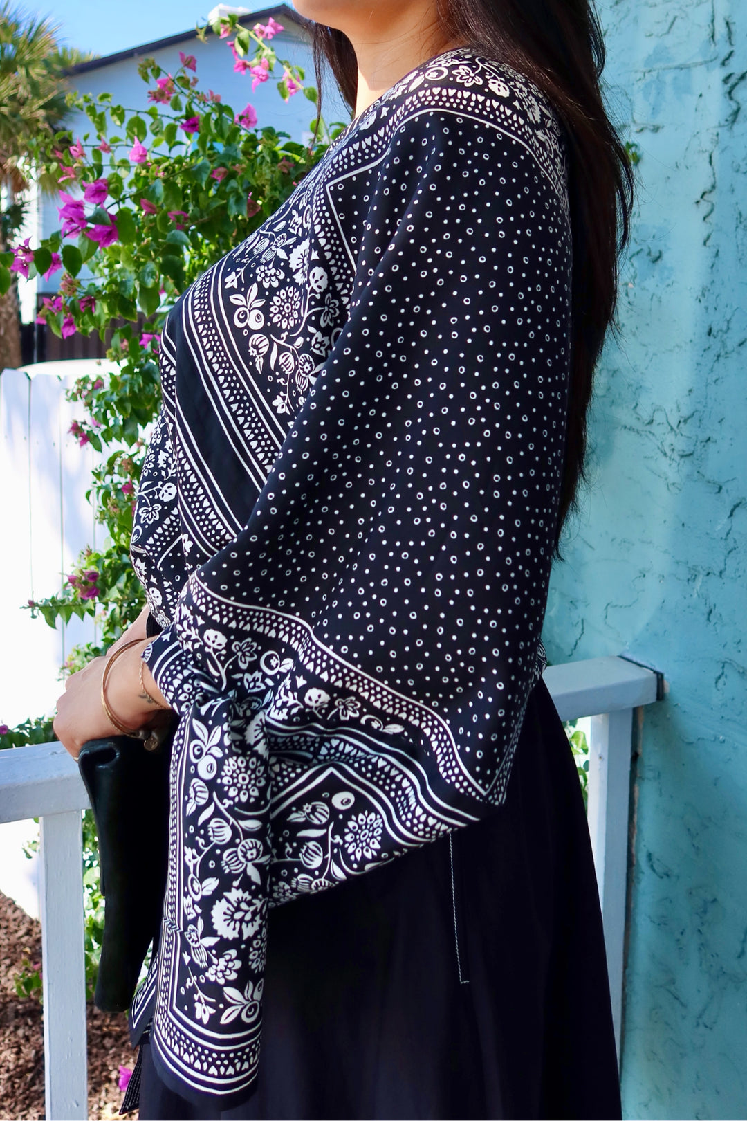 Chloe Size Medium Black Top