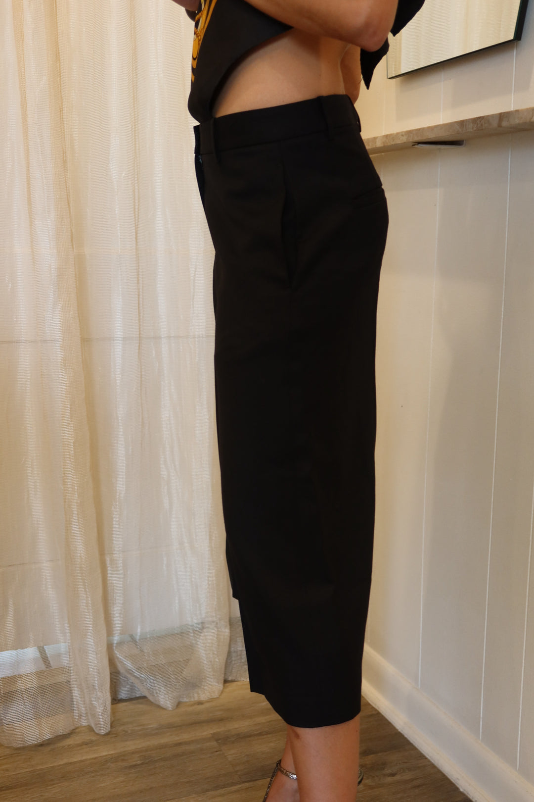 Nili Lotan Size 4 Gaucho Capri Pants