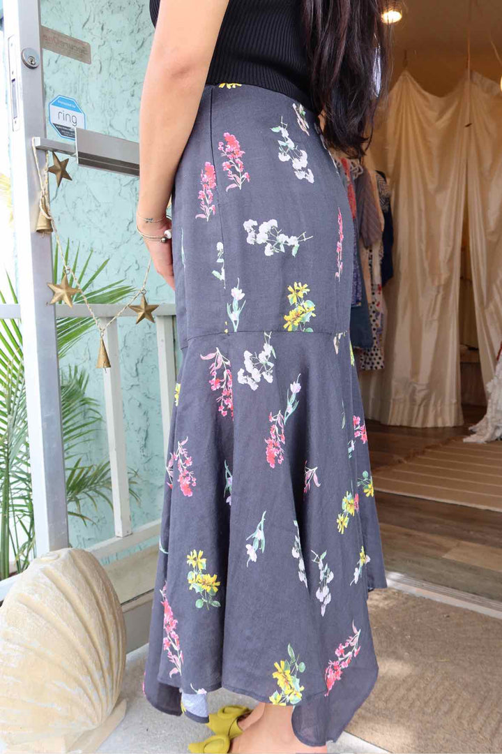 Karina Size Large Black Linen Midi Skirt