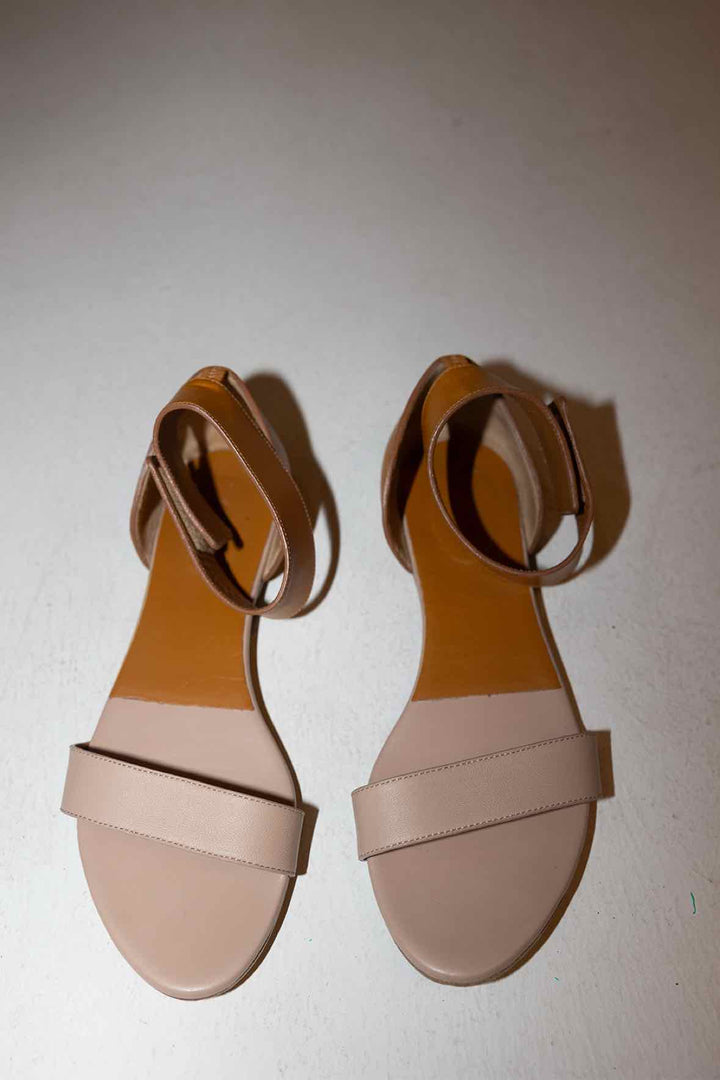 Chloe Size 38 Tan Shoes