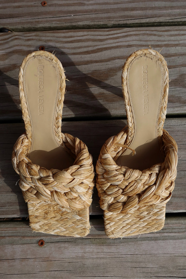 Bottega Size 37 Raffia Heel