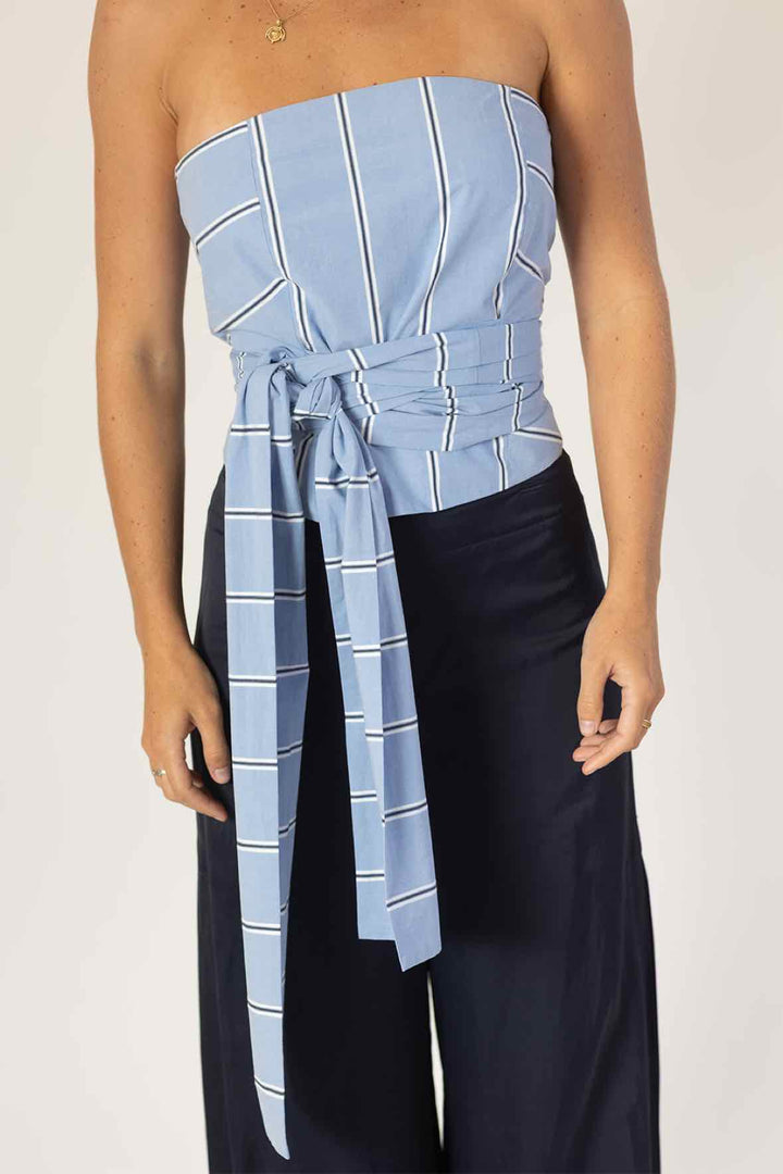 Hunter Bell Size 6 Blue Top