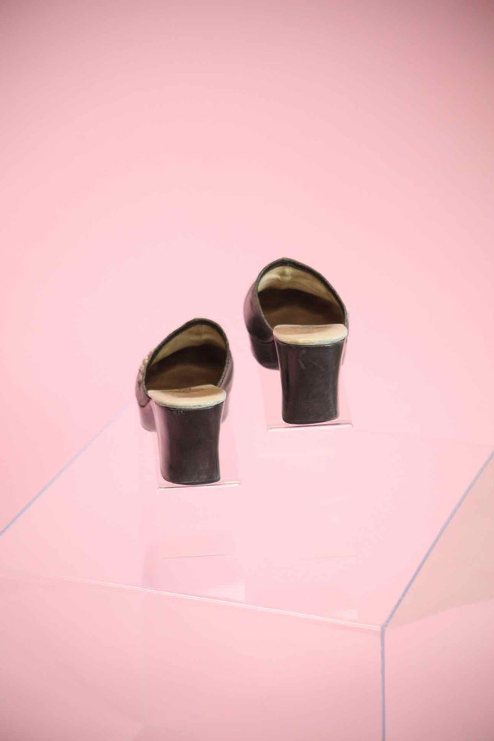 Callen Cordero Shoe Size 8 Clogs