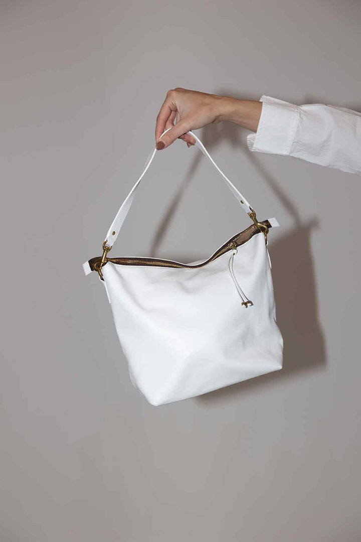 Kendall Conrad Size Medium White Purse
