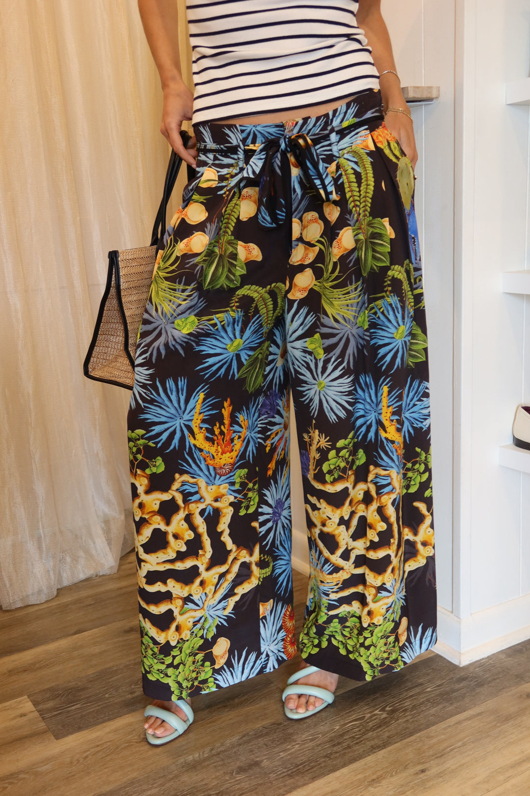 Love Binetti Size M Pants