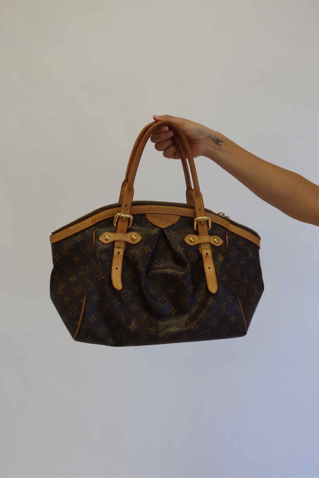 Louis Vuitton Tivoli Monogram Purse