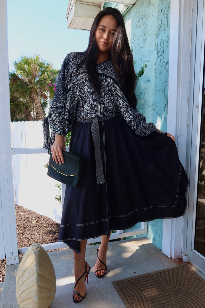 Chloe Size Medium Black Top