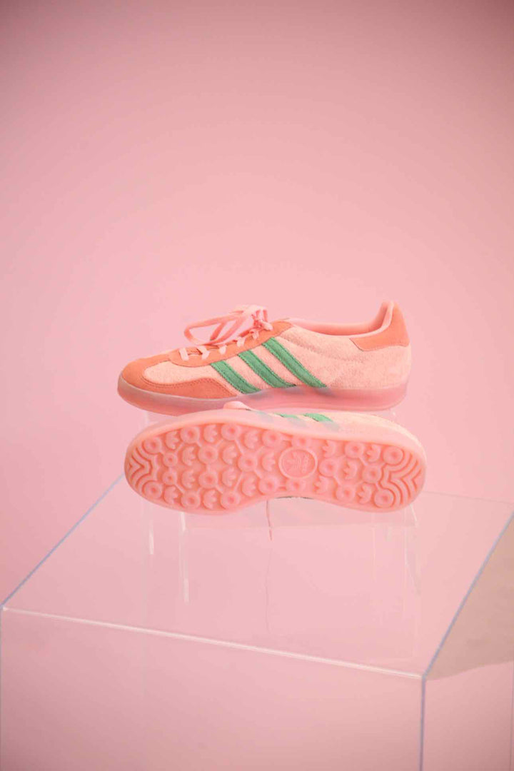 Adidas Shoe Size 7 Sneakers