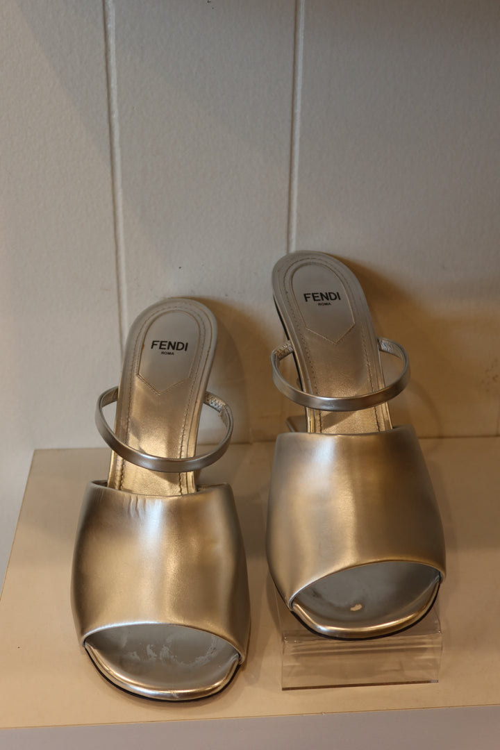 Fendi Shoe Size 39 Heels