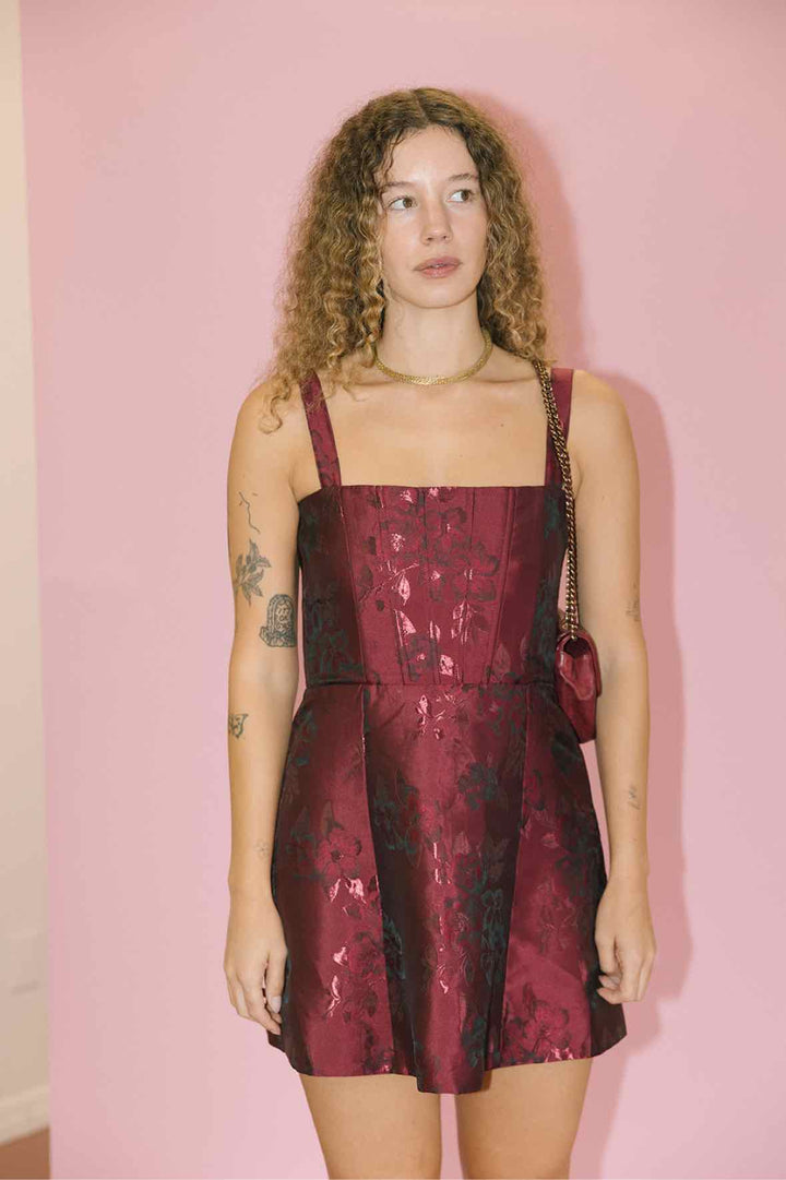 V. Chapman Size 6 Dress