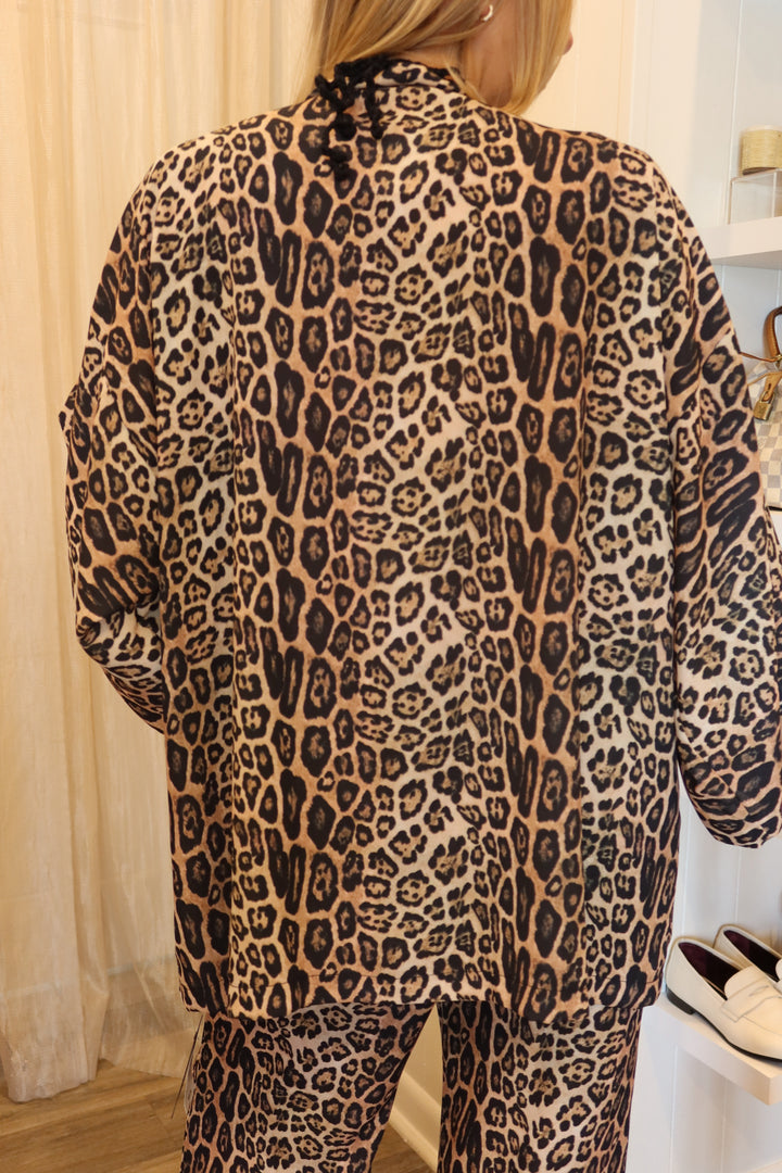 Onzie Size M/L Leopard Sheer Scarf Top