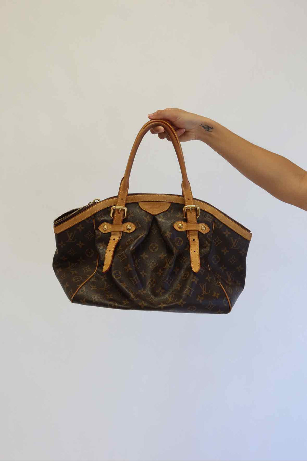 Louis Vuitton Tivoli Monogram Purse